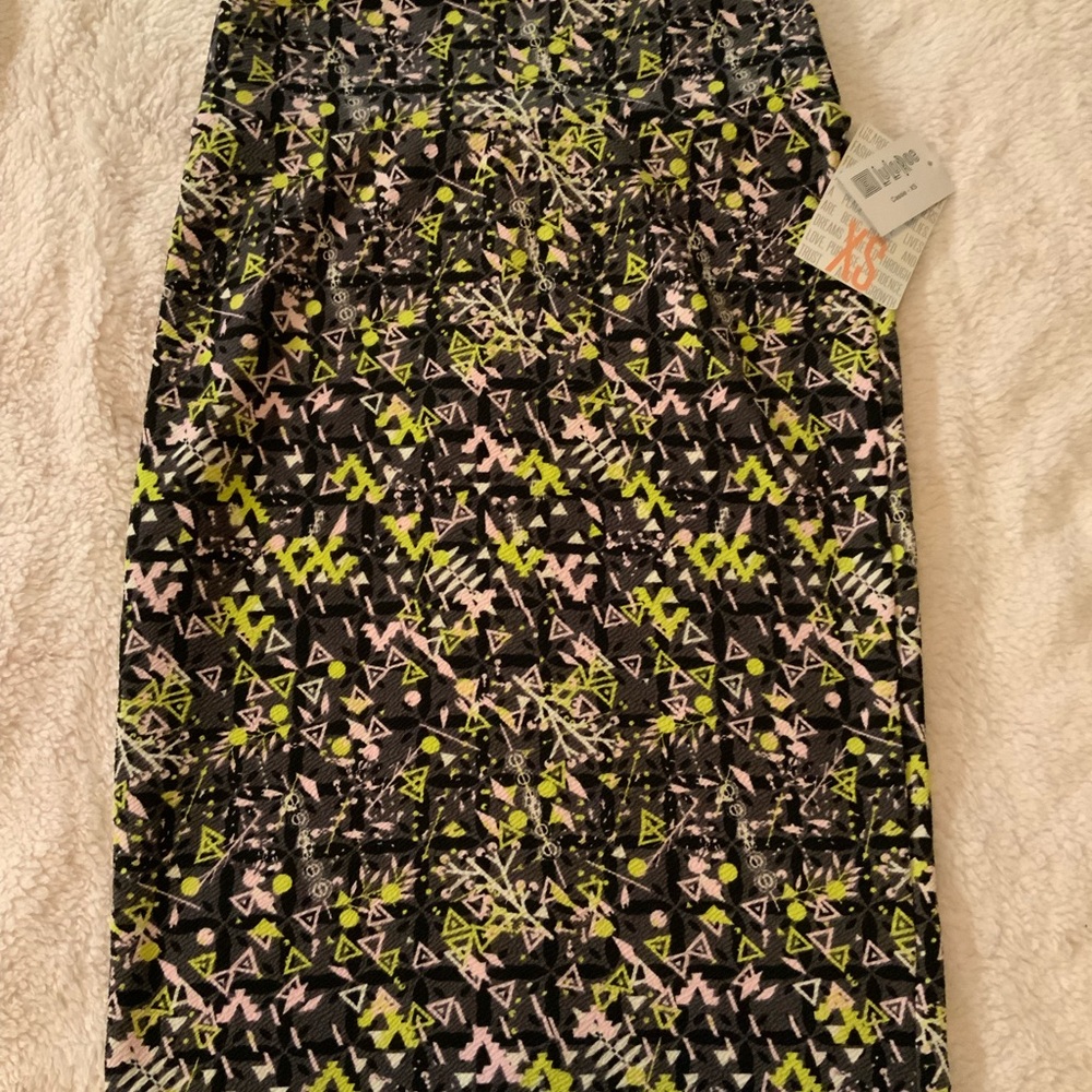XS - LuLaRoe Cassie Pencil Skirt